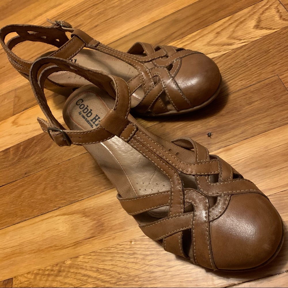 Cobb Hill Aubrey sandals in Tan